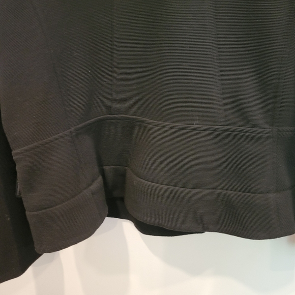 Julian Taylor N.Y. Fashionable Sleek Black Zip Jacket Size 14 - Picture 3 of 10